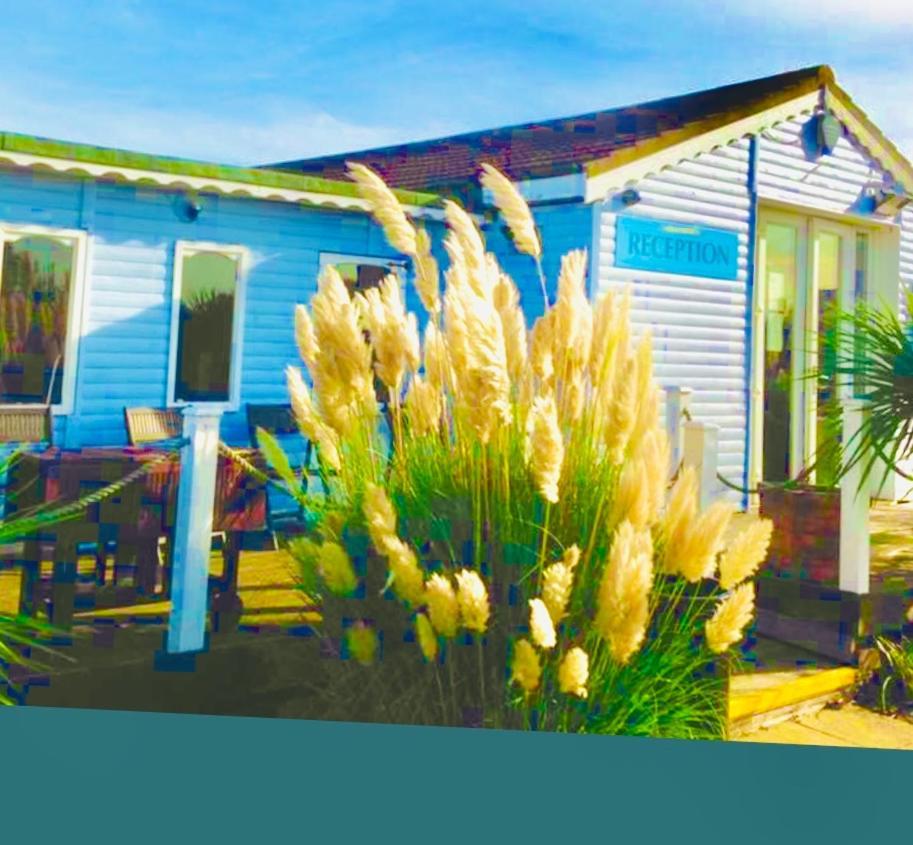 Leysdown-On-Sea Saddlebrook Holiday Park 3 Bedroom Brick Built Chalet Bungalow Buitenkant foto