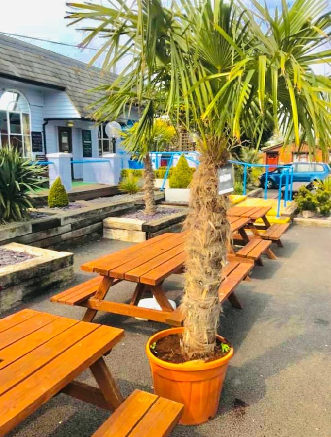 Leysdown-On-Sea Saddlebrook Holiday Park 3 Bedroom Brick Built Chalet Bungalow Buitenkant foto