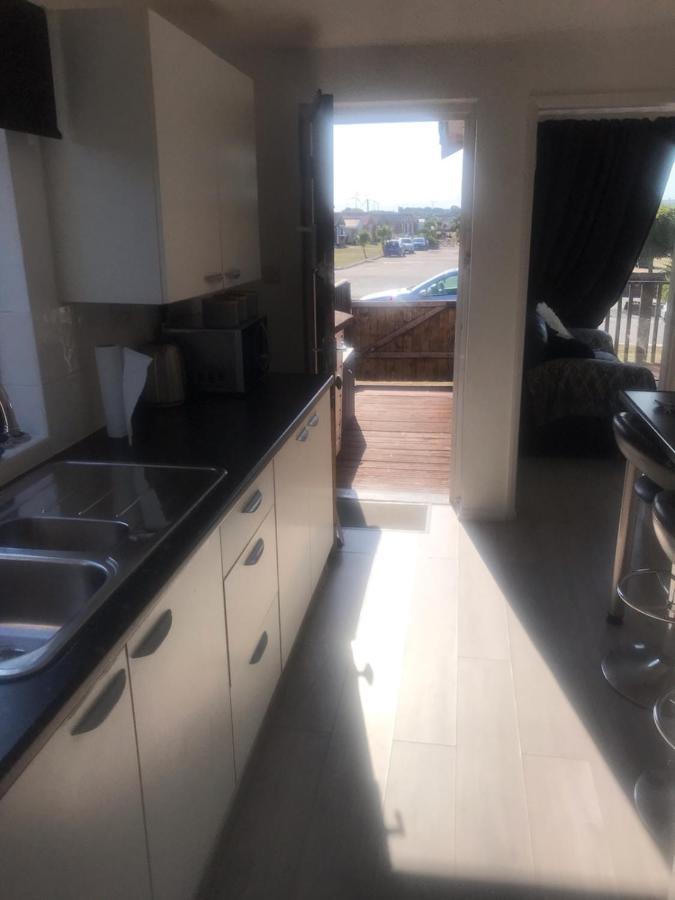 Leysdown-On-Sea Saddlebrook Holiday Park 3 Bedroom Brick Built Chalet Bungalow Buitenkant foto